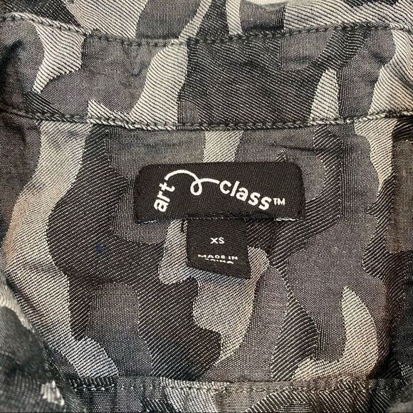 Mixed Lot of 4 Boys Various‎ Style Shirts Size XS - Picture 14 of 15